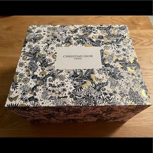 Dior box